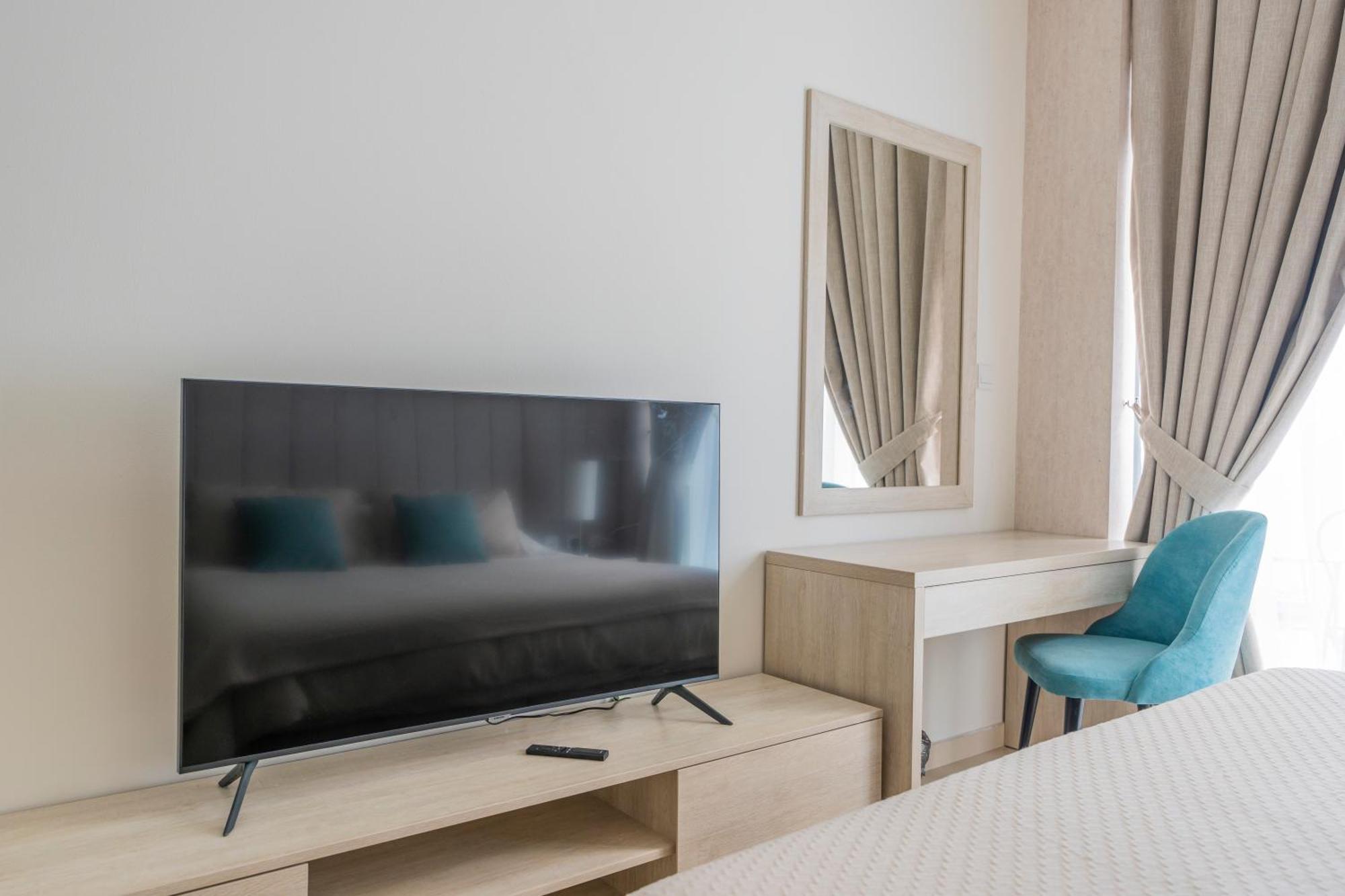 Studio With Pool And Private Beach Access On Palm Jumeirah Dubai Exterior foto